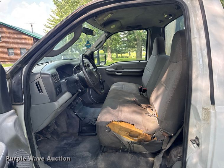 image for item OE9696 2003 Ford F450 Super Duty utility / service truck