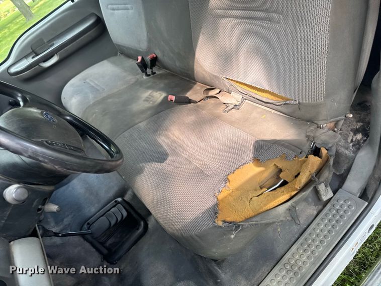 image for item OE9696 2003 Ford F450 Super Duty utility / service truck
