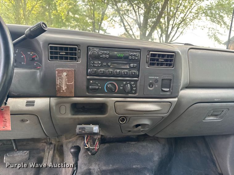 image for item OE9696 2003 Ford F450 Super Duty utility / service truck