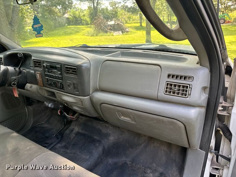 image for item OE9696 2003 Ford F450 Super Duty utility / service truck