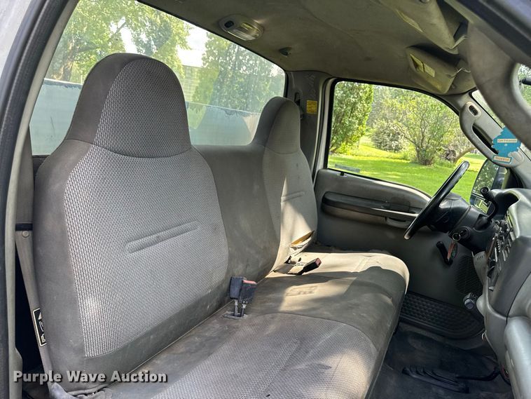 image for item OE9696 2003 Ford F450 Super Duty utility / service truck