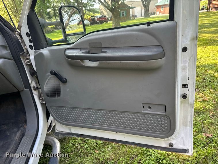 image for item OE9696 2003 Ford F450 Super Duty utility / service truck