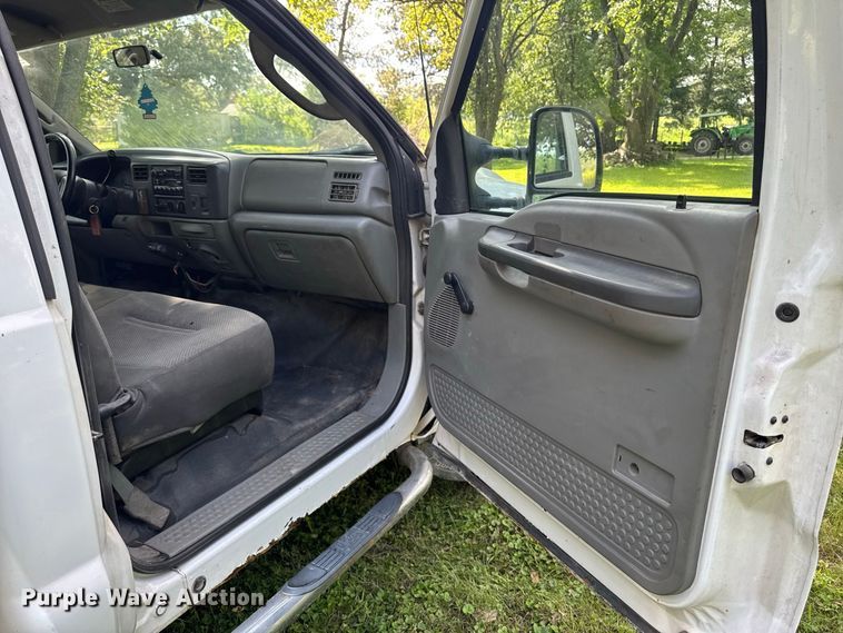 image for item OE9696 2003 Ford F450 Super Duty utility / service truck