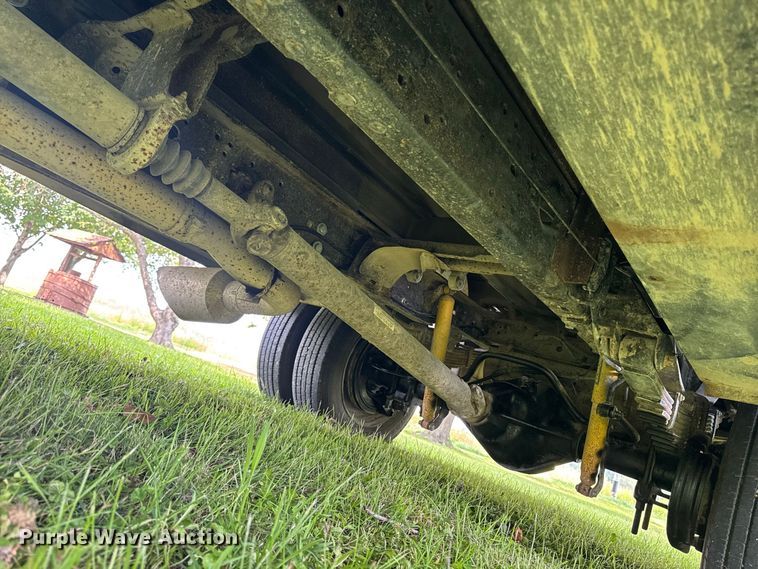 image for item OE9696 2003 Ford F450 Super Duty utility / service truck