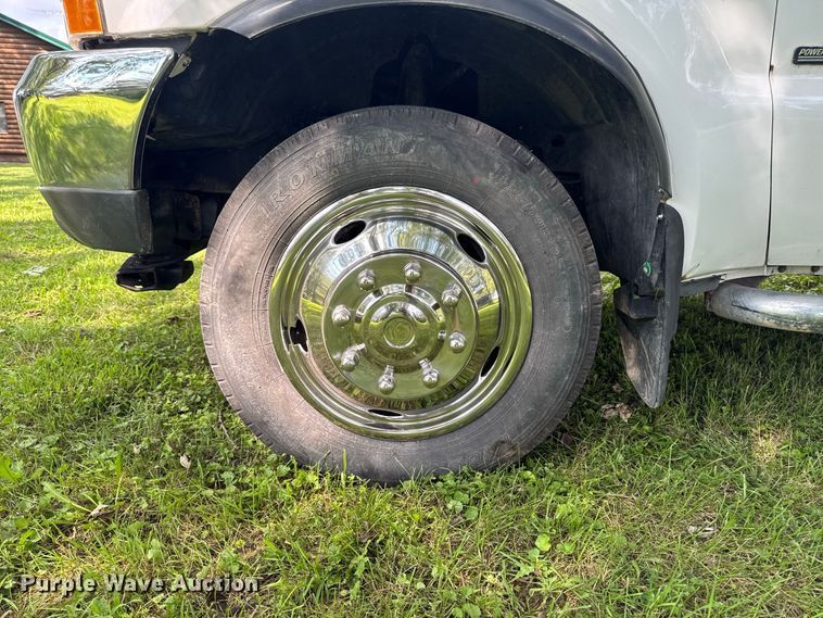 image for item OE9696 2003 Ford F450 Super Duty utility / service truck