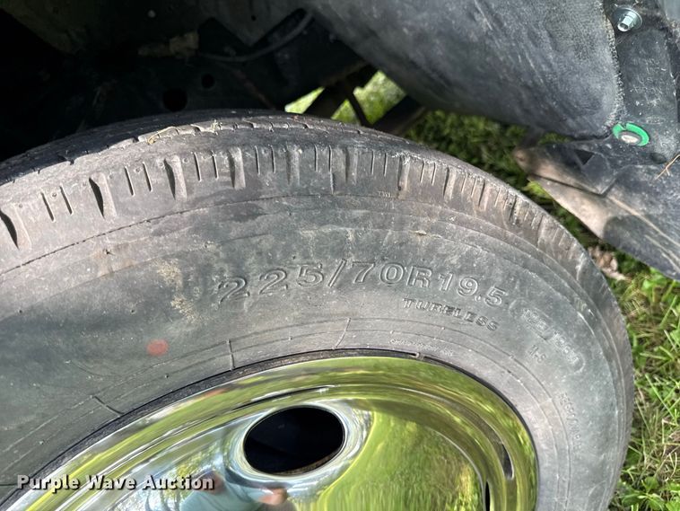 image for item OE9696 2003 Ford F450 Super Duty utility / service truck