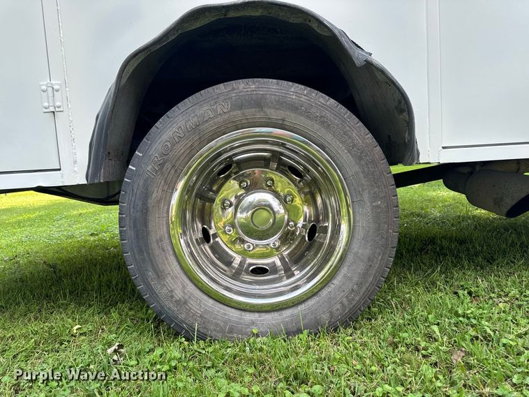 image for item OE9696 2003 Ford F450 Super Duty utility / service truck