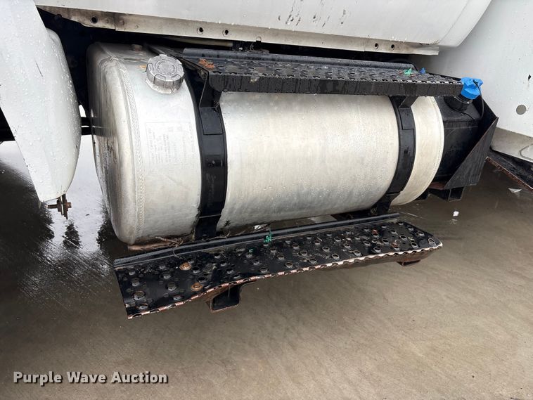 image for item YA2807 2015 Ford F750 Super Duty forestry bucket truck