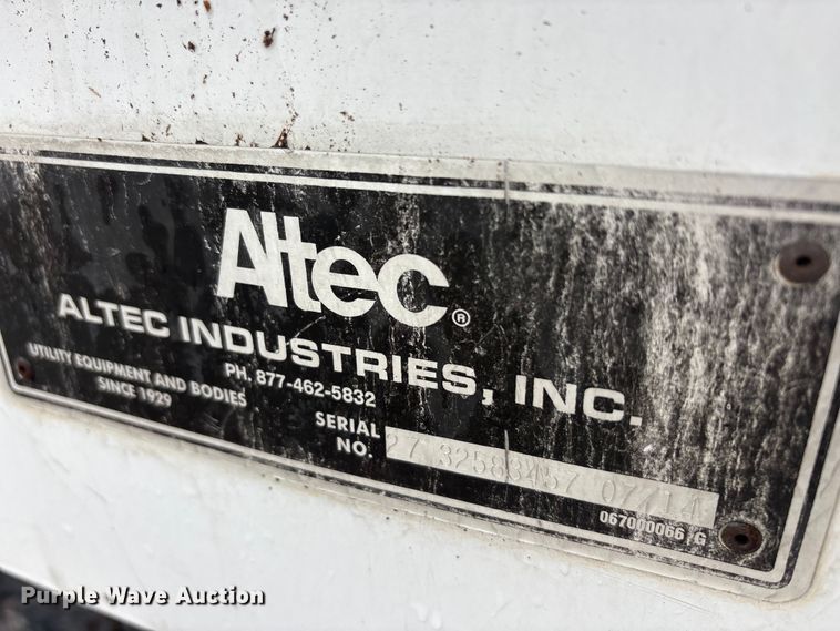 image for item YA2807 2015 Ford F750 Super Duty forestry bucket truck
