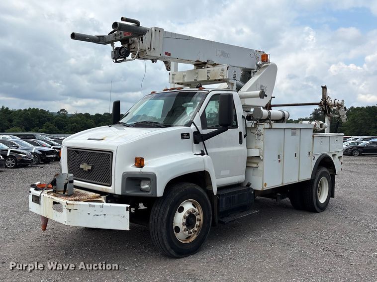2006 Chevrolet C7500 cable placer bucket truck