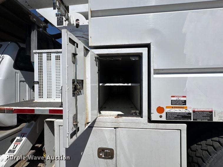 image for item YA3445 2016 Ford F750 forestry bucket truck