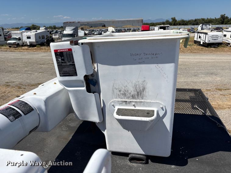 image for item YA3445 2016 Ford F750 forestry bucket truck
