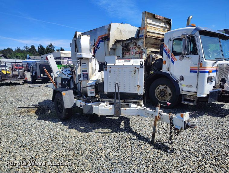 image for item YA3507 2017 Altec DC1317 wood chipper