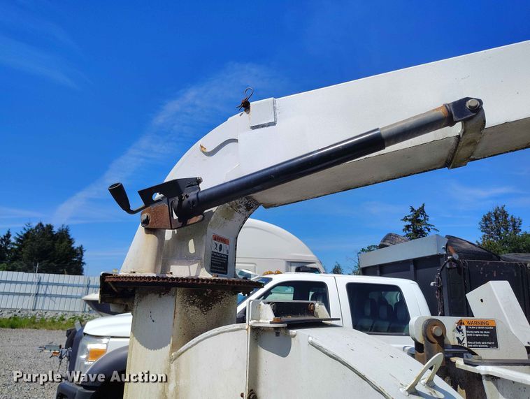 image for item YA3507 2017 Altec DC1317 wood chipper