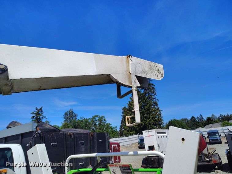 image for item YA3507 2017 Altec DC1317 wood chipper