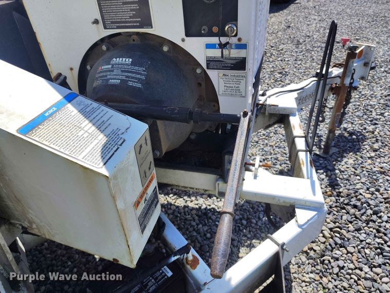 image for item YA3507 2017 Altec DC1317 wood chipper