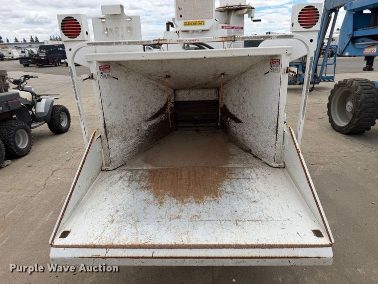 image for item YA3531 2015 Bandit 200UC wood chipper