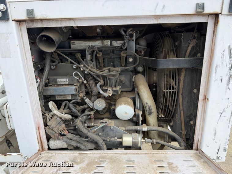 image for item YA3531 2015 Bandit 200UC wood chipper