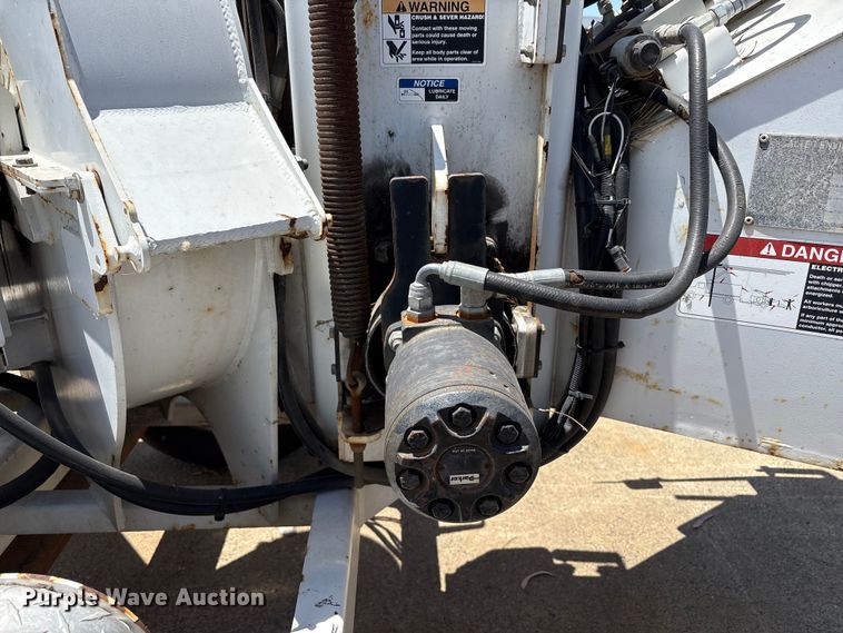 image for item YA3533 2011 Altec DC-912A wood chipper