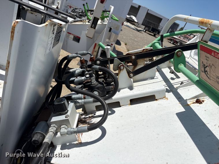 image for item YA3533 2011 Altec DC-912A wood chipper