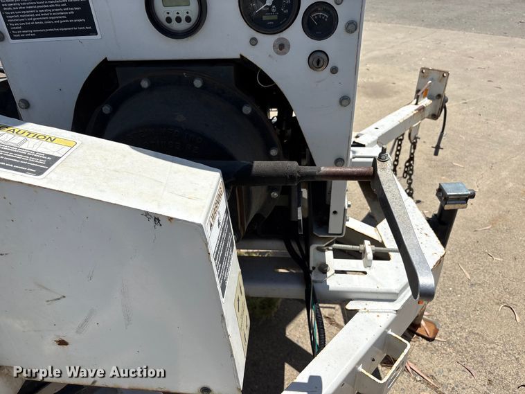 image for item YA3533 2011 Altec DC-912A wood chipper