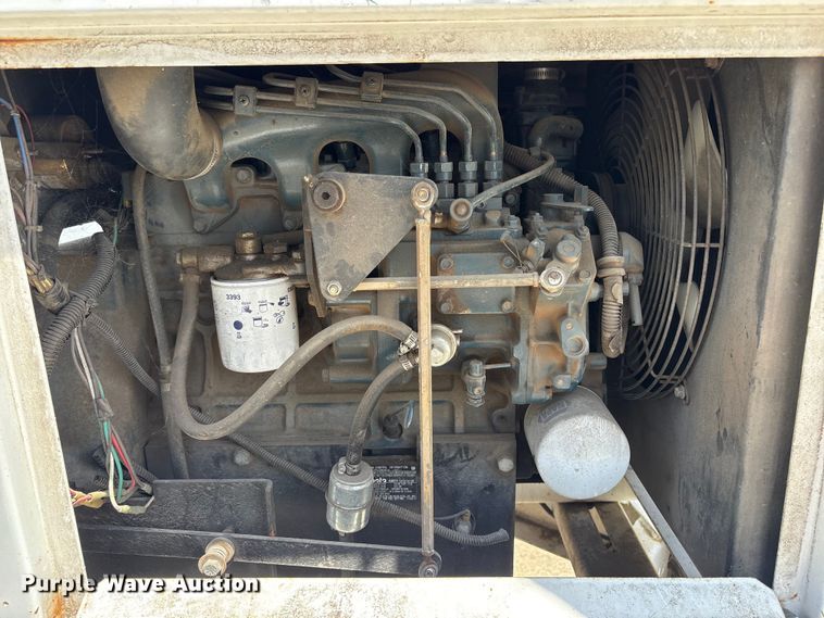 image for item YA3533 2011 Altec DC-912A wood chipper