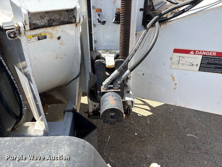 image for item YA3534 2017 Altec DC1317 wood chipper