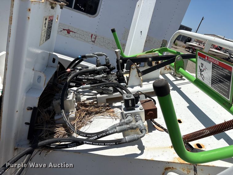 image for item YA3534 2017 Altec DC1317 wood chipper