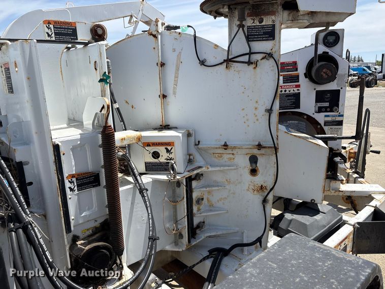 image for item YA3534 2017 Altec DC1317 wood chipper
