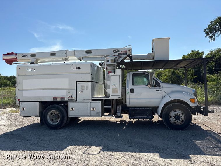 image for item YA3535 2015 Ford F750 Super Duty forestry bucket truck