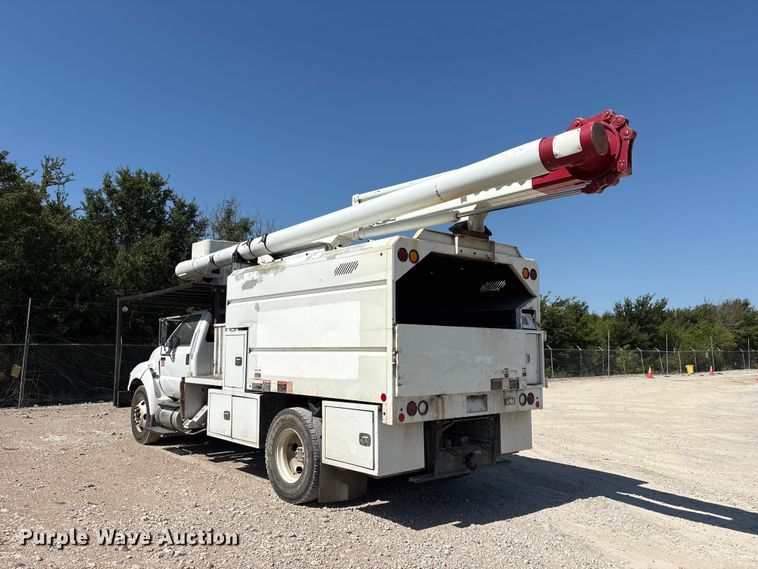 image for item YA3535 2015 Ford F750 Super Duty forestry bucket truck