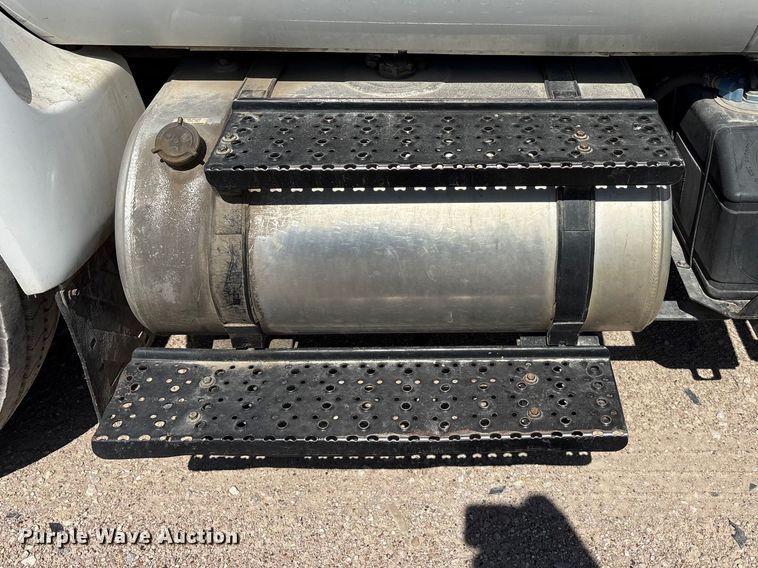 image for item YA3535 2015 Ford F750 Super Duty forestry bucket truck