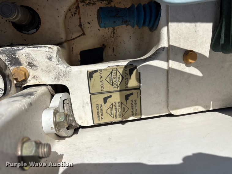 image for item YA3535 2015 Ford F750 Super Duty forestry bucket truck