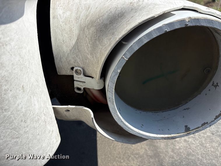 image for item YA3535 2015 Ford F750 Super Duty forestry bucket truck