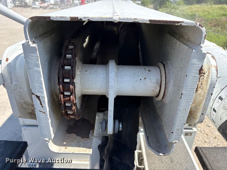image for item YA3535 2015 Ford F750 Super Duty forestry bucket truck