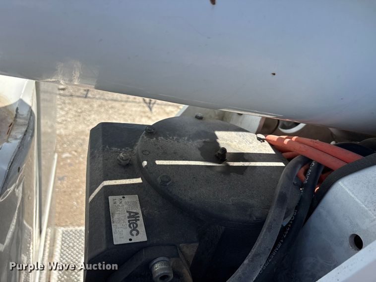 image for item YA3535 2015 Ford F750 Super Duty forestry bucket truck