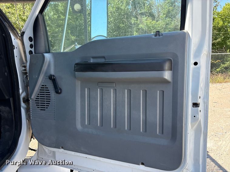 image for item YA3535 2015 Ford F750 Super Duty forestry bucket truck