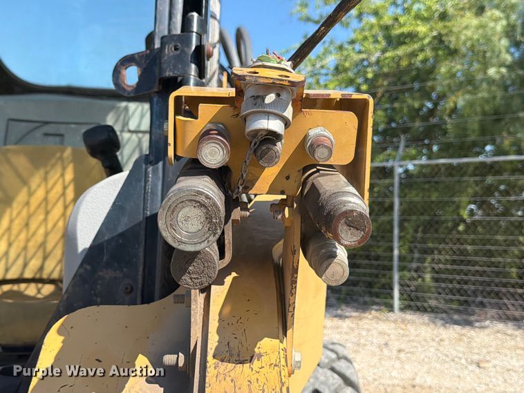 image for item YA3542 2007 Caterpillar 256C skid steer loader