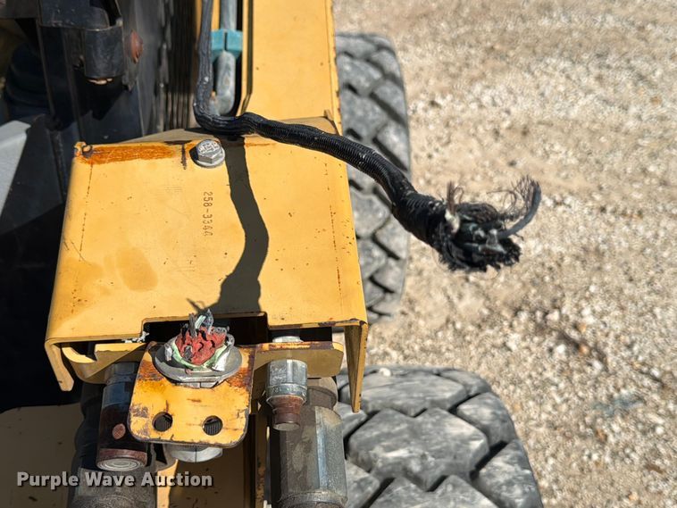 image for item YA3542 2007 Caterpillar 256C skid steer loader