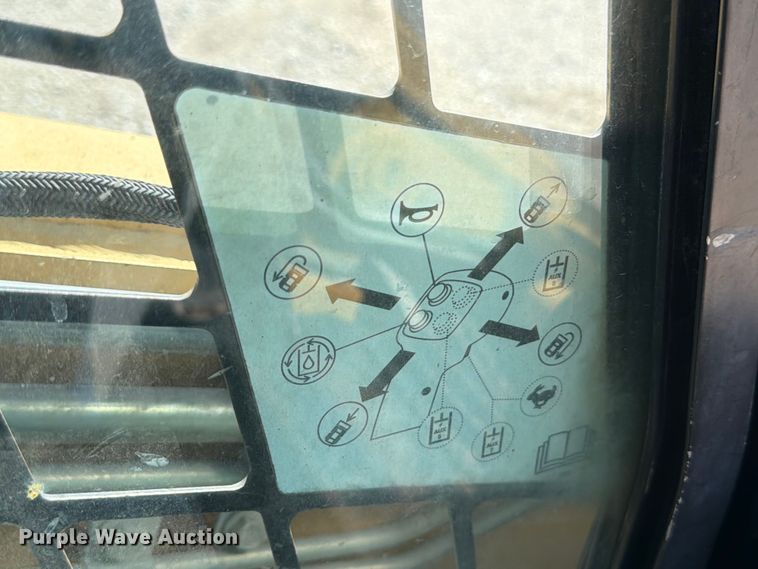 image for item YA3542 2007 Caterpillar 256C skid steer loader
