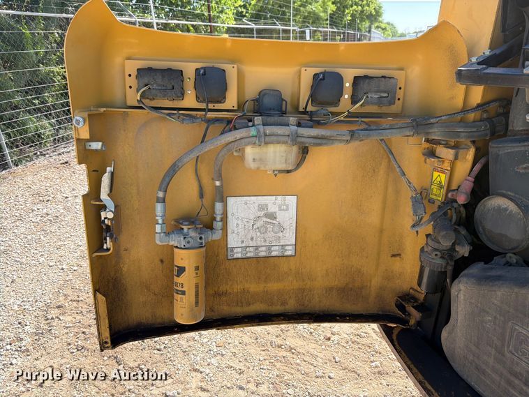 image for item YA3542 2007 Caterpillar 256C skid steer loader
