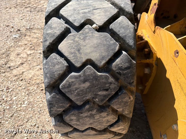 image for item YA3542 2007 Caterpillar 256C skid steer loader