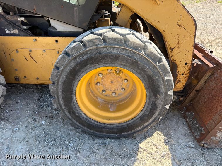 image for item YA3542 2007 Caterpillar 256C skid steer loader