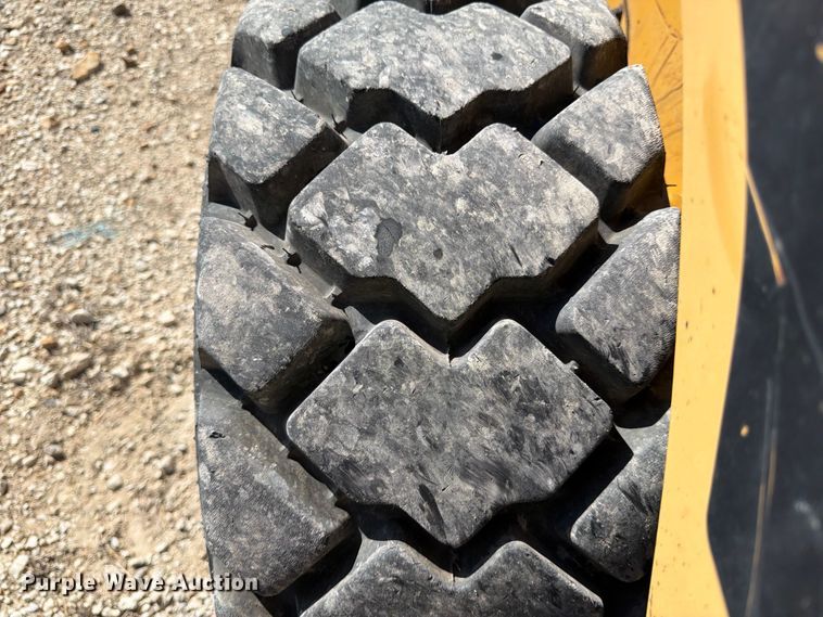 image for item YA3542 2007 Caterpillar 256C skid steer loader