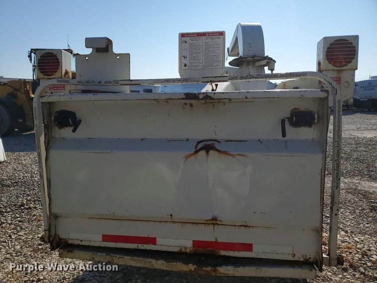 image for item YA3717 2012 Bandit  200XP wood chipper