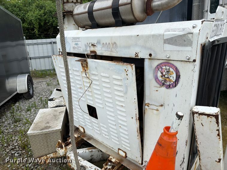 image for item YA3717 2012 Bandit  200XP wood chipper