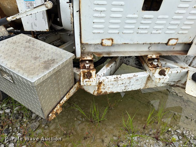 image for item YA3717 2012 Bandit  200XP wood chipper