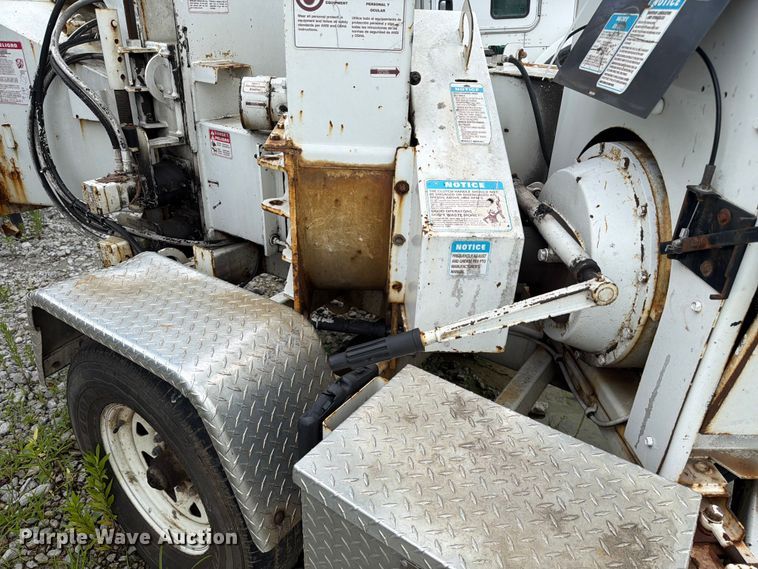 image for item YA3717 2012 Bandit  200XP wood chipper