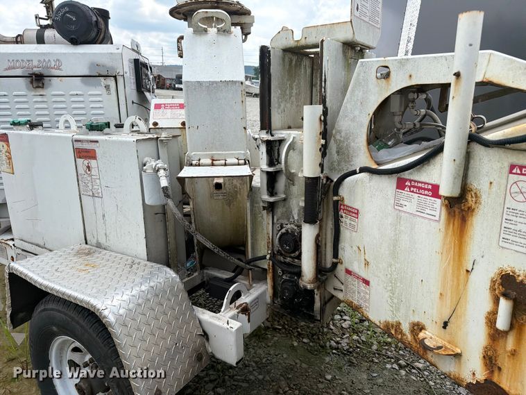 image for item YA3717 2012 Bandit  200XP wood chipper