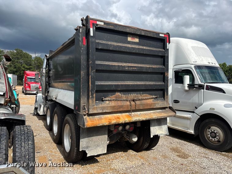 image for item YA3889 2020 Peterbilt 389 dump truck